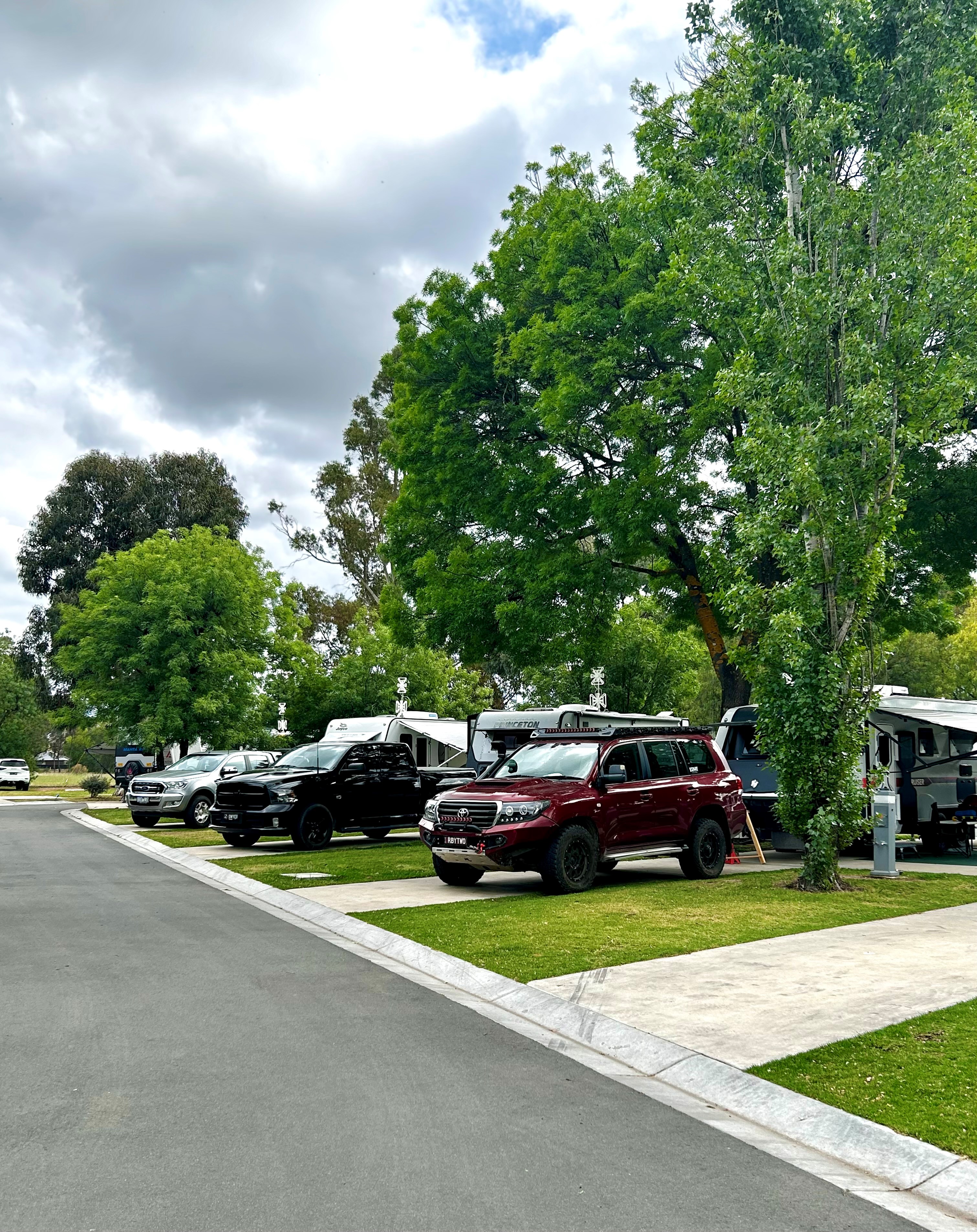 16m Long Drive Through Sites